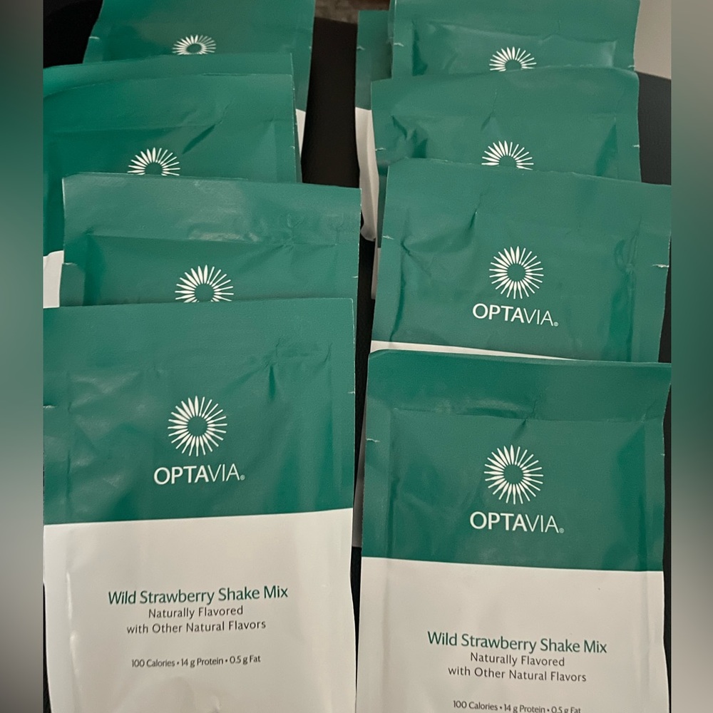New - Optavia Wild Strawberry Shake -12 packages. Exp date 2/4/24